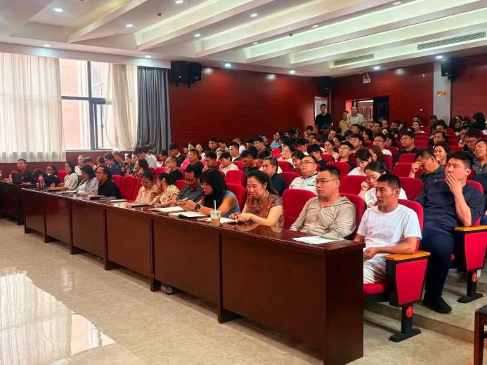 学院开展2026~2027第一学年班主任（辅导员）专题培训会